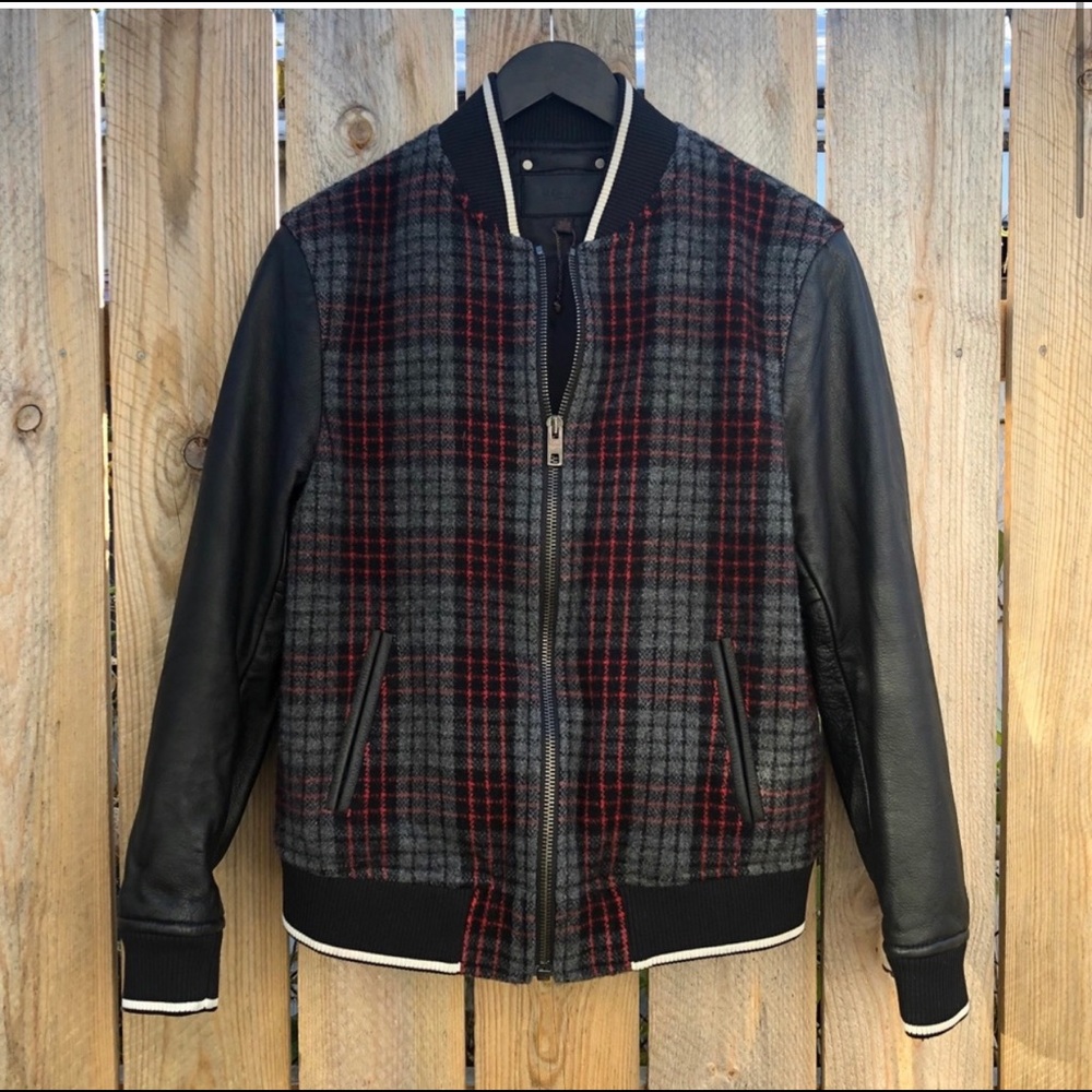 ⭐️ HP ⭐️ Coach l Varsity Bomber Leather Sleeve